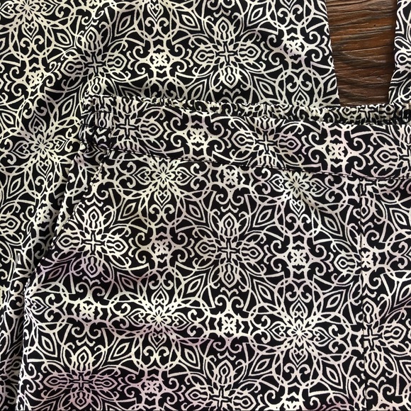 NWT NY&CO Black and White Printed Pants, XL  16-18 - Picture 5 of 10